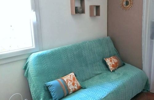 Chateauneuf-Val-Saint-Donat Apartment | Gîte du lavoir