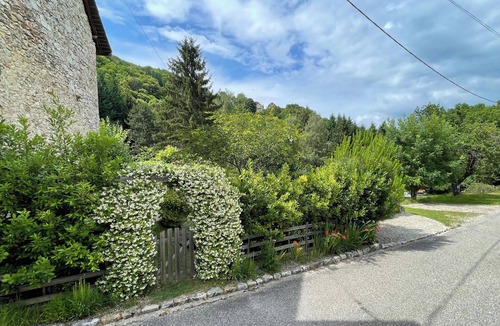 La Chapelle-du-Mont-du-Chat Cottage | Gîte, close to Hautecombe Abbey, Lac du Bourget