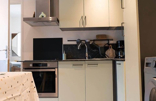 La Madelaine-sous-Montreuil Apartment | Gîte Abel, sleeps 4