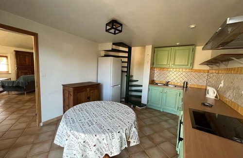 Saint-Michel-l'Observatoire House | Gîte d'Ardène, house sleeps 4, private pool, unoverlooked garden