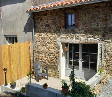 Montournais Apartment | Gîte à 25 minutes du Puy du Fou