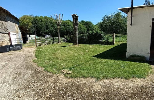Saint-Vincent-la-Chatre House | Gîte à la Ferme