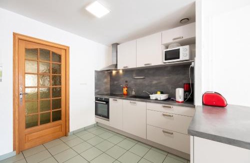 Isches Apartment | Gîte À Isches