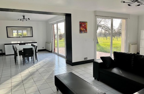 Villiers-Saint-Benoit House | Gîte à l’orée du pré