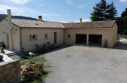 Bourdeaux Apartment | Gîte À La Campagne