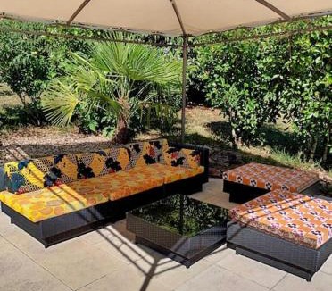 Crespin House | Gîte 'à la campagne' met gedeeld zwembad.