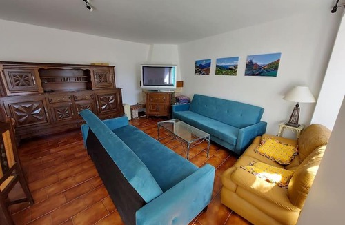 Senconac House | Gîte à la ferme calme et chaleureux avec cheminée.