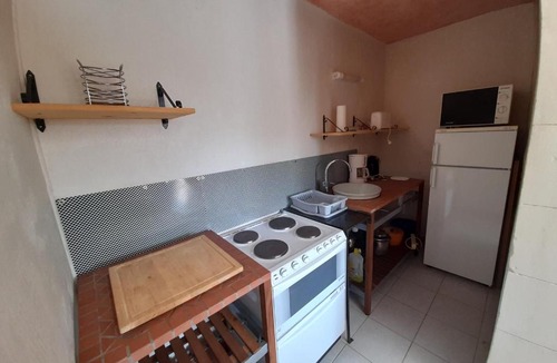 La Puye House | Gîte à LA PUYE - FR-1-541-63