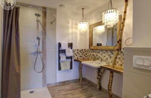 Champoly House | Gîte éco-responsable avec bassin naturel et vue panoramique - FR-1-496-258