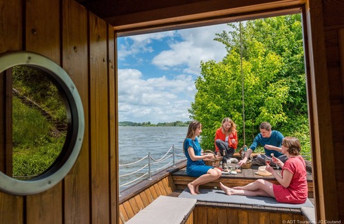 La Chapelle-aux-Naux Boat Rental | Gîte écologique bateau sur la Loire la Toue Reine