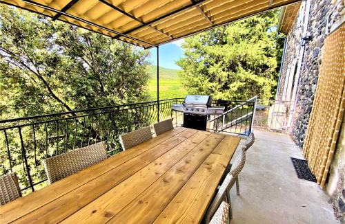 Alba-la-Romaine House | Gîte 12-14p, 5ch, 3sdb, piscine chauffée en saison, terrain de pétanque et jeux extérieurs extérieurs