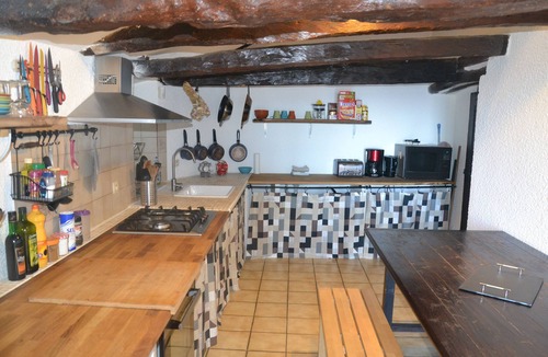 Courris Cottage | Gîte 12 pers, pétanque court and swimming pool: second week in July free!