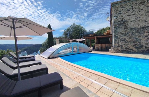 Courris Cottage | Gîte 12 pers, pétanque court and swimming pool: second week in July free!