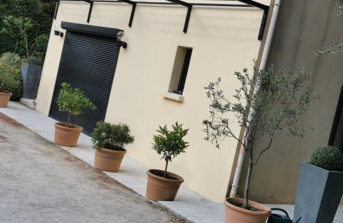 Sernhac Apartment | Gîte 2 chambres avec piscine