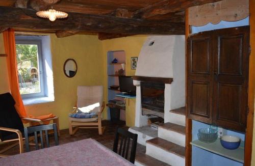 Grospierres House | Gîte 2 pièces avec climatisation et animaux admis à Grospierres - FR-1-382-64