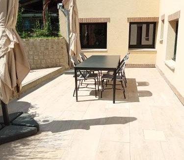 Bouvigny-Boyeffles House | Gîte 3 étoiles- Maison pour 2à4 pers avec spa privé