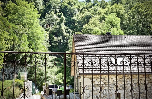 Yenne House | Gîte 3 étoiles les Lodges de la Cascade Yenne, between lakes and mountains, 6/8 pers