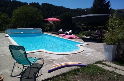 Coubon Apartment | Gîte 3* 'le temps d'une pause' with swimming pool