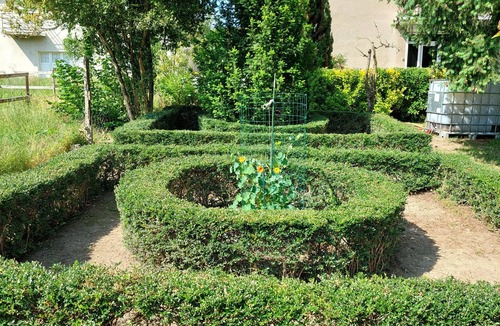 Montmorillon House | Gîte 3*,Spacious riverside house