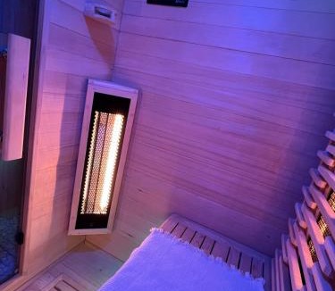 Bourgogne Apartment | Gîte 4 étoiles - Sauna & Balnéo jacuzzi privatifs