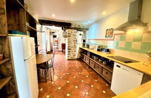 Vallon-Pont-d'Arc Apartment | Gîte 4* for 6p, 3ch, 100m2, HEATED SWIMMING POOL, PATIO