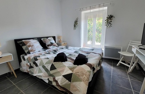 Cintegabelle House | Gîte 4 Personnes. Animaux de Compagnie Acceptés