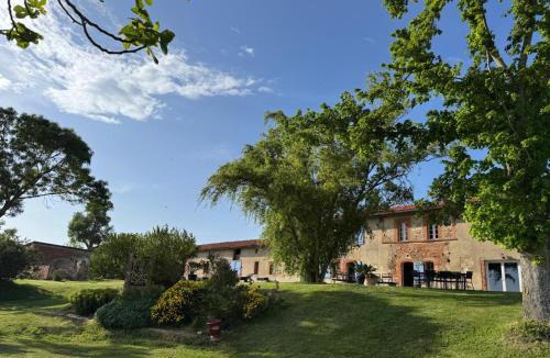 Cintegabelle Apartment | Gîte 4 places - vue Pyrénées - Nid du Verdier, Lauragais