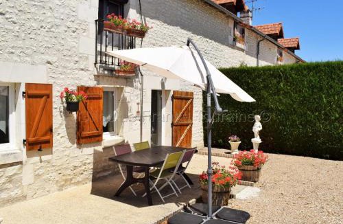 La Tour-Saint-Gelin House | Gîte 40m² au calme avec cour privée - FR-1-381-24