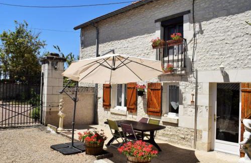 La Tour-Saint-Gelin House | Gîte 40m² au calme avec cour privée - FR-1-381-24