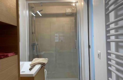 Beziers Apartment | Gîte 4p avec piscine sur domaine 3Ha