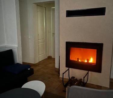 Agnac House | Gîte 6 personnes dans un écrin de verdure avec vue