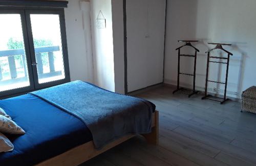 Vendoire Other | Gîte 90m² avec Terrasse pour 6 pers. - API-1-52-1119