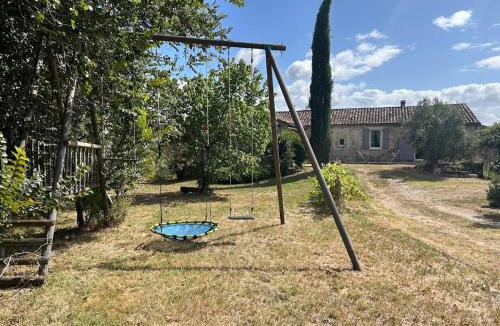 Aiguelèze House | Gîte arc en ciel