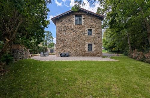 Saint-Maurice-de-Lignon House | Gîte atypique de Maubourg, de une à 8 personnes, proche départ passerelle