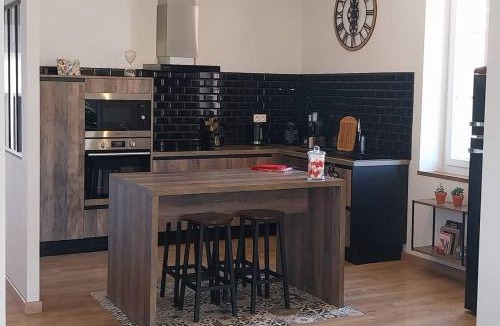 Feugarolles House | Gîte atypique au style industriel (Classé 4*)