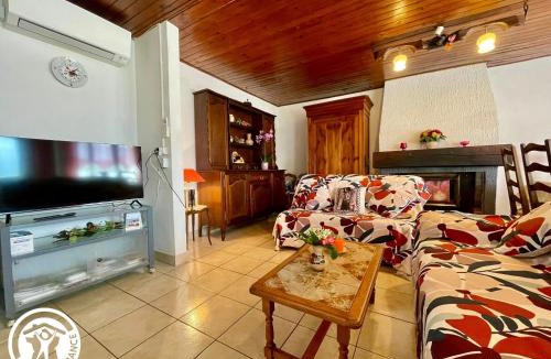 Saint-Julien-des-Landes House | Gîte au cœur du village - 6 pers. - FR-1-426-616