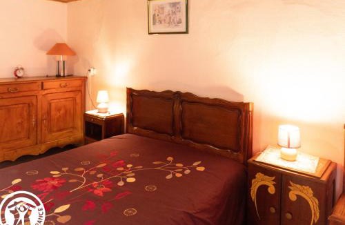 Saint-Julien-des-Landes House | Gîte au cœur du village - 6 pers. - FR-1-426-616