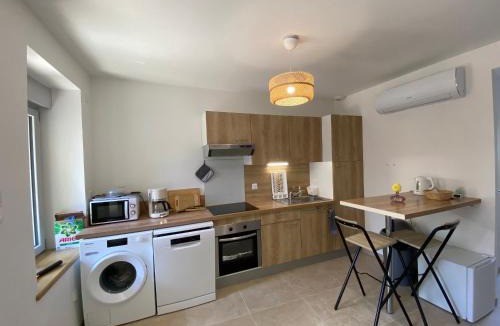 Saint-Doulchard House | Gîte au calme avec jardin et wifi à Saint-Doulchard - FR-1-586-68