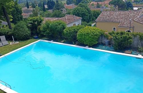 Montboucher-sur-Jabron Apartment | Gîte au château
