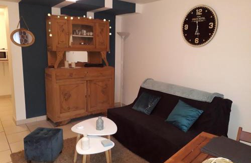 Mesnieres-en-Bray Apartment | Gîte "Au dépôt"