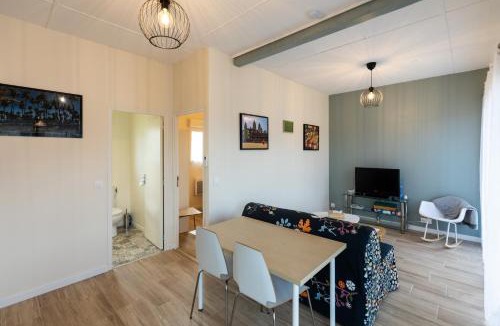 Prignac-et-Marcamps House | Gîte au milieu des vignes