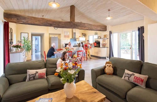 Bouzille House | Gîte "au petit bonheur"