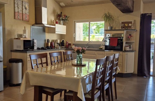 Bouzille House | Gîte "au petit bonheur"