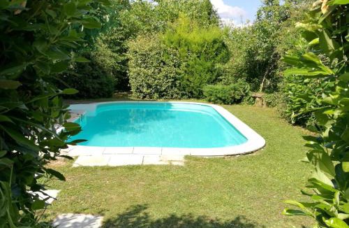 Brizay House | Gîte authentique à Brizay avec jardin privé et piscine - FR-1-381-238