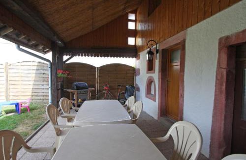 Aumontzey House | Gîte authentique avec terrasse couverte, 16 km de Gérardmer, 4 chambres, équipement bébé, Wi-Fi inclus - FR-1-589-231