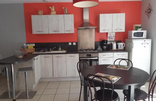Treffort-Cuisiat Apartment | Gîte AUX 3 PTITS COCHONS