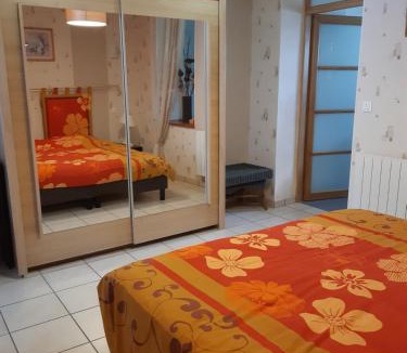 Treffort-Cuisiat Apartment | Gîte AUX 3 PTITS COCHONS