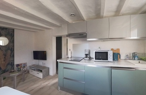 Savigny-en-Veron House | Gîte "Aux-Enverons