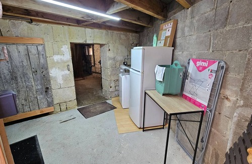 Savigny-en-Veron House | Gîte Aux-Enverons, Gîte "Aux-Enverons