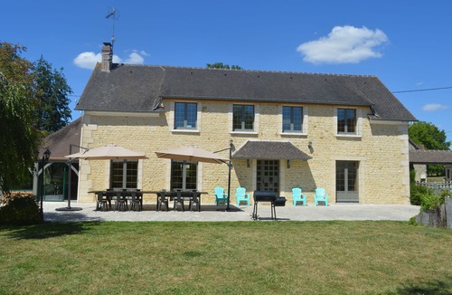 Coulimer House | GÎTE AUX PETITS BONHEURS sleeps 15 + games room